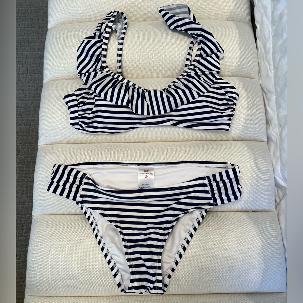 Vineyard Vines Navy and White Striped Bikini Size Small